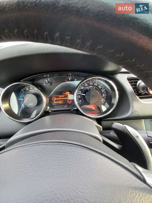 Позашляховик / Кросовер Peugeot 3008 2012 в Коломиї