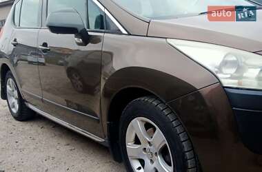 Позашляховик / Кросовер Peugeot 3008 2011 в Новому Розділі