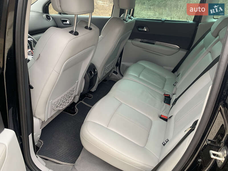 Внедорожник / Кроссовер Peugeot 3008 2010 в Сваляве