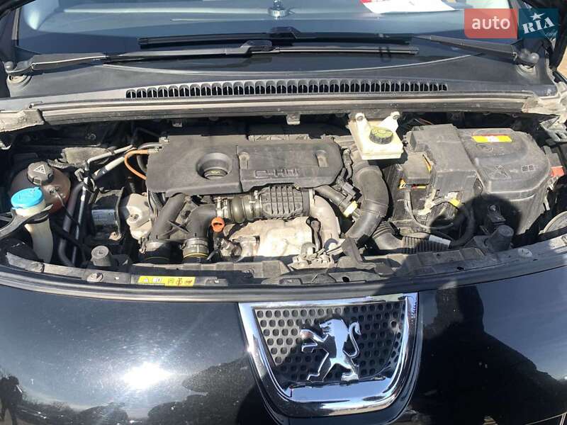 Позашляховик / Кросовер Peugeot 3008 2011 в Івано-Франківську