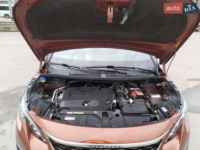 Позашляховик / Кросовер Peugeot 3008 2019 в Івано-Франківську