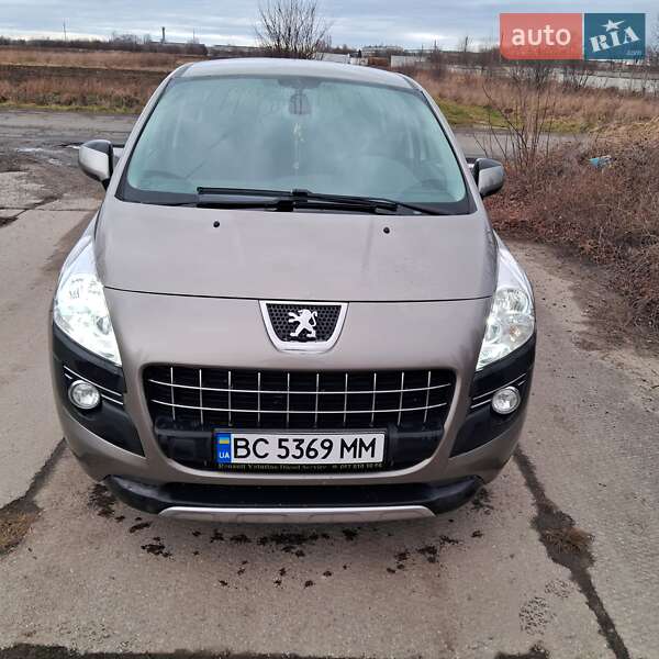 Внедорожник / Кроссовер Peugeot 3008 2013 в 