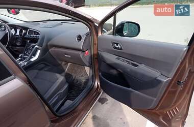 Позашляховик / Кросовер Peugeot 3008 2014 в 