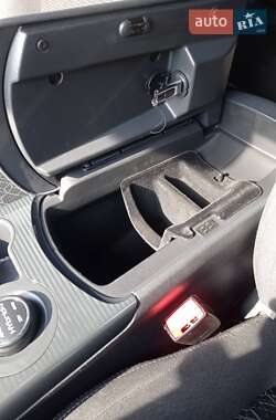 Позашляховик / Кросовер Peugeot 3008 2014 в 