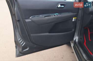 Позашляховик / Кросовер Peugeot 3008 2012 в 