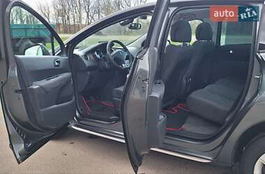 Позашляховик / Кросовер Peugeot 3008 2012 в 