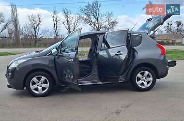 Позашляховик / Кросовер Peugeot 3008 2012 в 