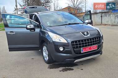 Позашляховик / Кросовер Peugeot 3008 2012 в 