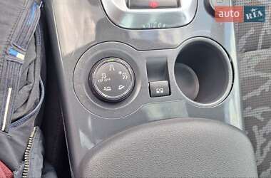 Позашляховик / Кросовер Peugeot 3008 2012 в 