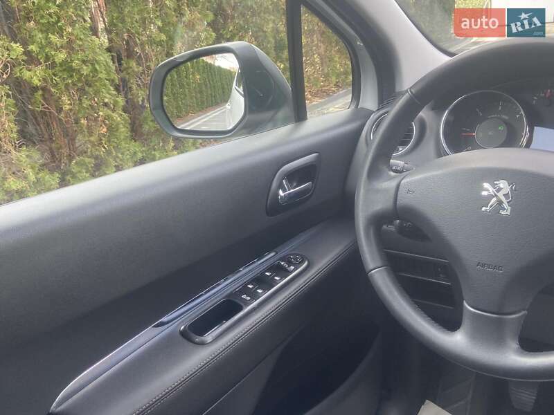 Внедорожник / Кроссовер Peugeot 3008 2014 в Стрые