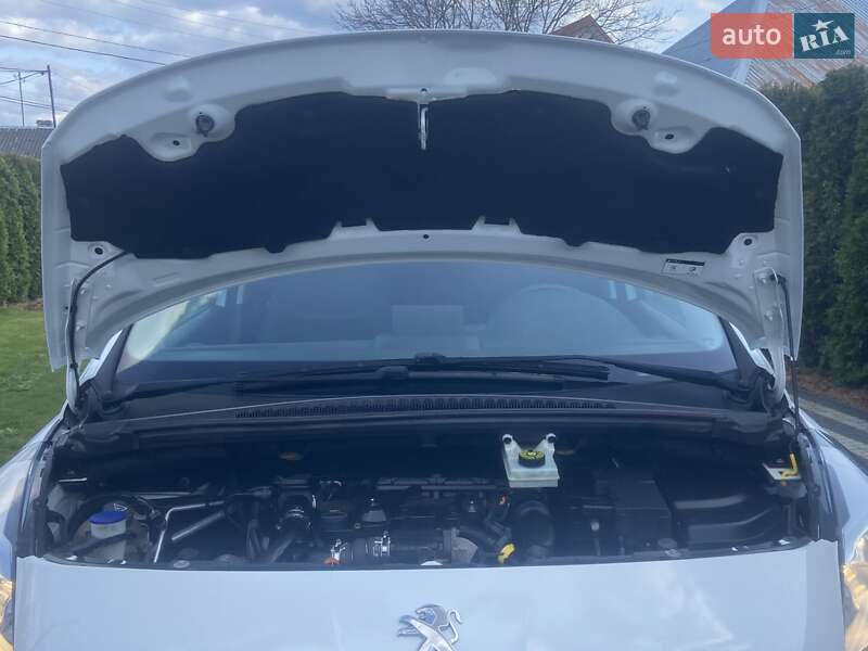 Внедорожник / Кроссовер Peugeot 3008 2014 в Стрые