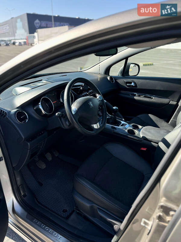 Позашляховик / Кросовер Peugeot 3008 2014 в Львові