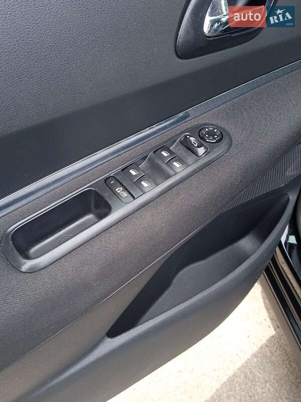 Позашляховик / Кросовер Peugeot 3008 2010 в Рівному