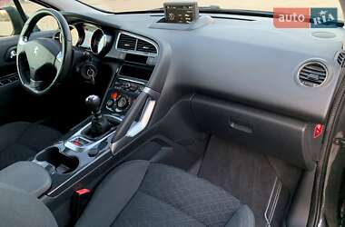 Внедорожник / Кроссовер Peugeot 3008 2015 в 
