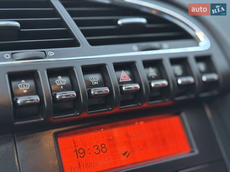 Внедорожник / Кроссовер Peugeot 3008 2010 в Староконстантинове