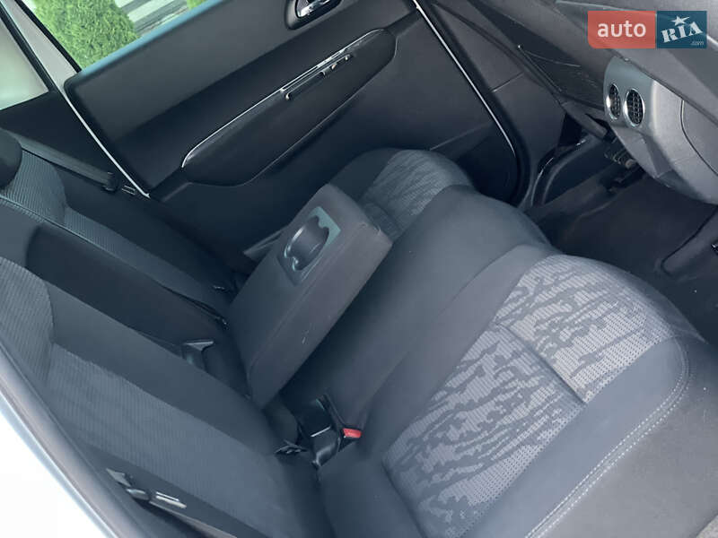 Позашляховик / Кросовер Peugeot 3008 2010 в Чернівцях