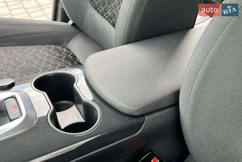 Внедорожник / Кроссовер Peugeot 3008 2015 в Ровно