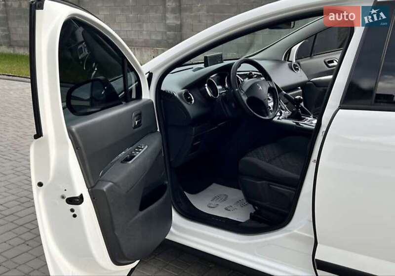 Внедорожник / Кроссовер Peugeot 3008 2015 в Ровно