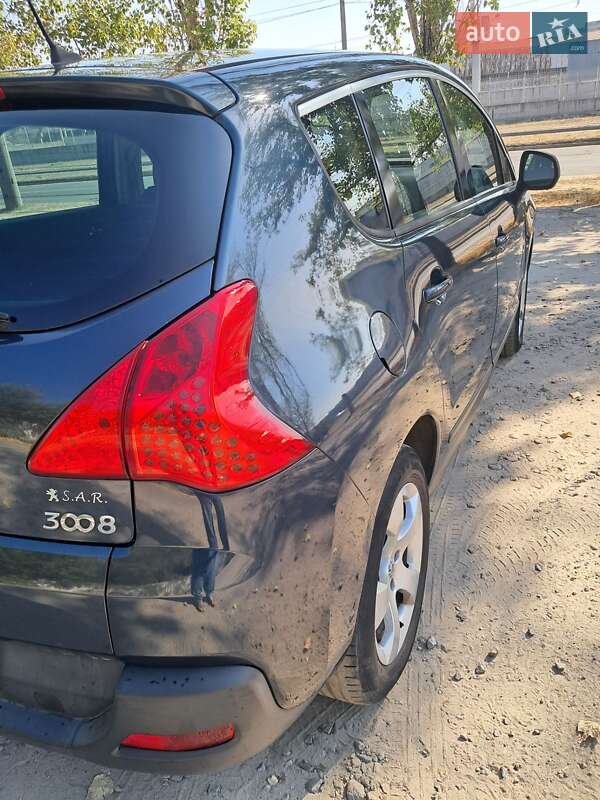Позашляховик / Кросовер Peugeot 3008 2013 в Запоріжжі