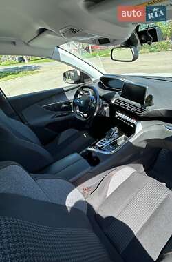 Внедорожник / Кроссовер Peugeot 3008 2021 в 