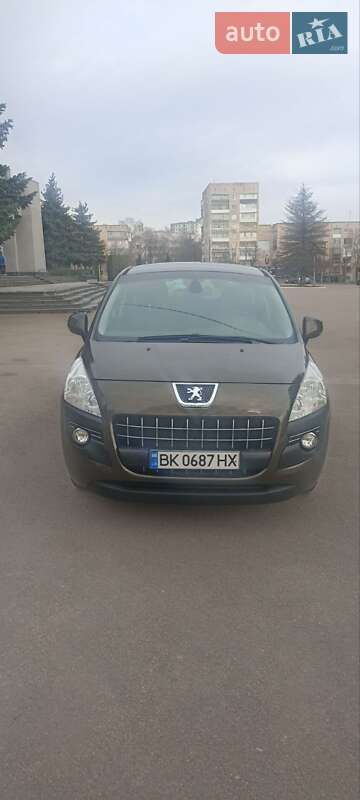 Позашляховик / Кросовер Peugeot 3008 2010 в Рівному