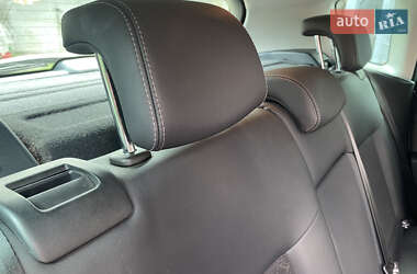 Позашляховик / Кросовер Peugeot 3008 2014 в 