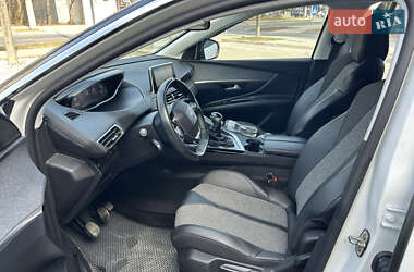 Позашляховик / Кросовер Peugeot 3008 2019 в 