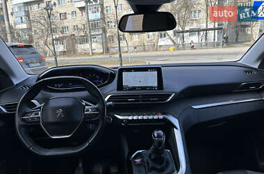 Позашляховик / Кросовер Peugeot 3008 2019 в 