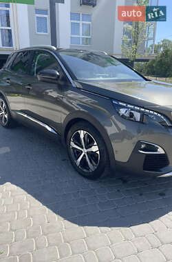 Позашляховик / Кросовер Peugeot 3008 2020 в 
