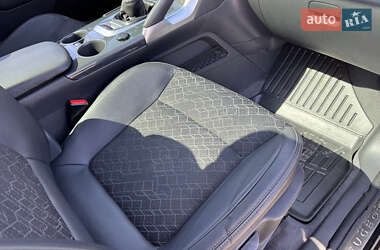 Позашляховик / Кросовер Peugeot 3008 2014 в 