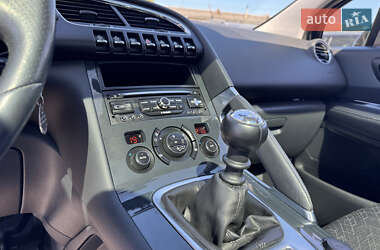 Позашляховик / Кросовер Peugeot 3008 2014 в 