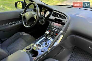 Внедорожник / Кроссовер Peugeot 3008 2010 в 