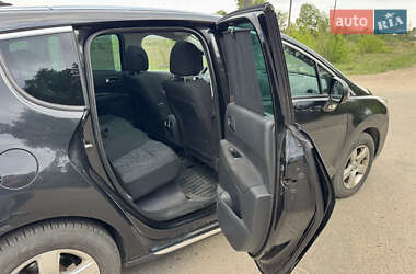 Позашляховик / Кросовер Peugeot 3008 2011 в 
