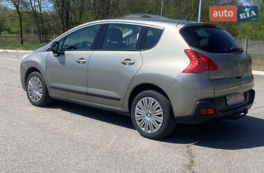 Позашляховик / Кросовер Peugeot 3008 2010 в 