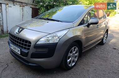 Внедорожник / Кроссовер Peugeot 3008 2010 в Киеве