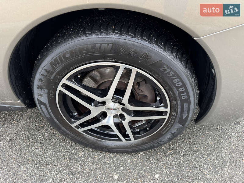 Внедорожник / Кроссовер Peugeot 3008 2012 в Киеве