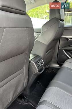 Позашляховик / Кросовер Peugeot 3008 2019 в 