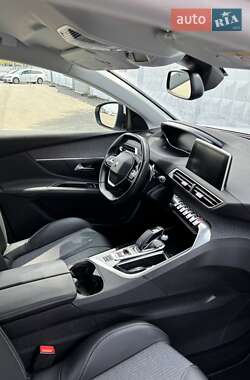 Позашляховик / Кросовер Peugeot 3008 2019 в 