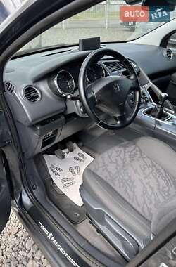 Позашляховик / Кросовер Peugeot 3008 2012 в 