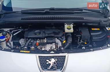 Позашляховик / Кросовер Peugeot 3008 2013 в 
