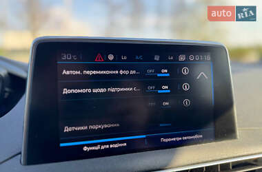 Позашляховик / Кросовер Peugeot 3008 2018 в 