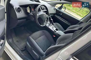 Позашляховик / Кросовер Peugeot 3008 2014 в 