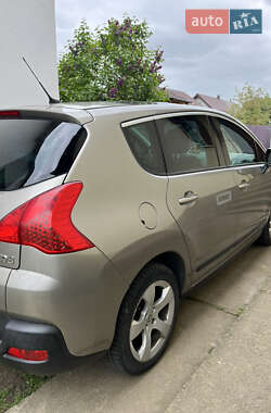 Внедорожник / Кроссовер Peugeot 3008 2009 в 