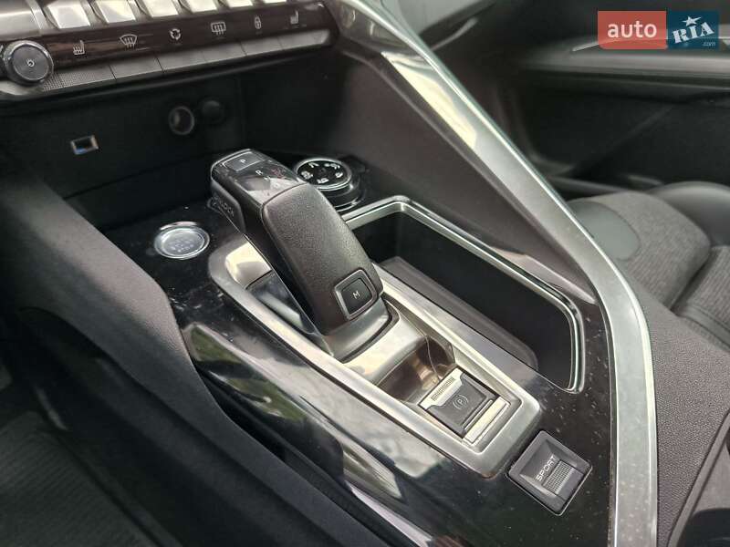 Внедорожник / Кроссовер Peugeot 3008 2020 в Киеве