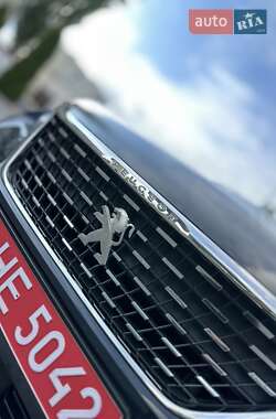 Внедорожник / Кроссовер Peugeot 3008 2018 в 