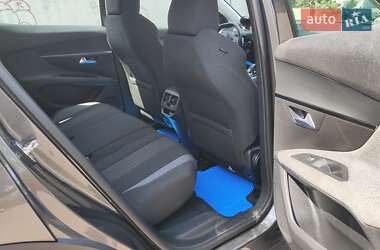 Внедорожник / Кроссовер Peugeot 3008 2021 в 