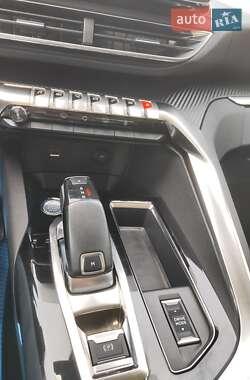 Внедорожник / Кроссовер Peugeot 3008 2021 в 