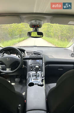 Позашляховик / Кросовер Peugeot 3008 2009 в 