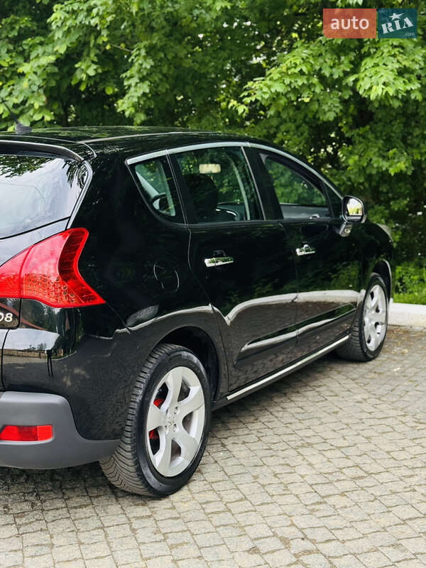 Позашляховик / Кросовер Peugeot 3008 2010 в Чернівцях