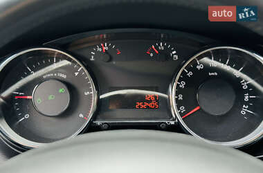 Внедорожник / Кроссовер Peugeot 3008 2010 в Черновцах